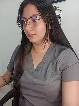 Mia_nala - completely naked, masturbating in secret