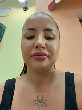 Beautydiamond - Ride big dildo in station train