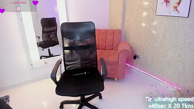 Mia_Pinkyy - SHOW BOOBS