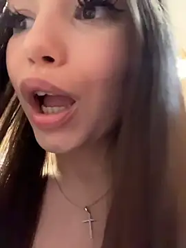Chloe__Moon - 1 finger inside pussy near urinals