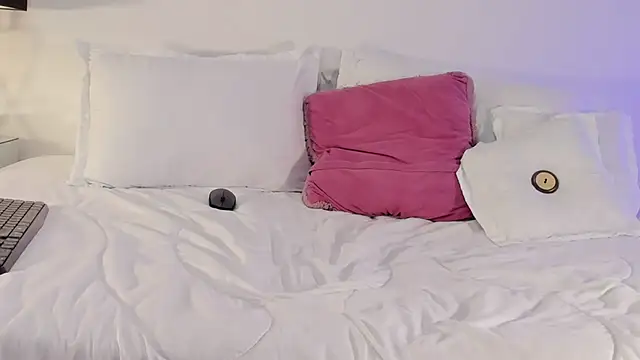 CarolinaGlamour - spit on my tits