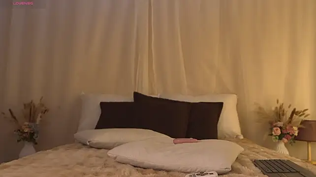 Mula_talove - caressing my naked pussy, up close
