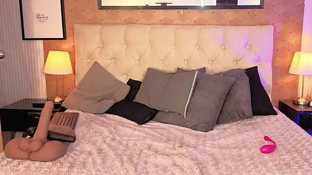 Isabella_cherry69 - Doggy style + spanks+ domi control 2min