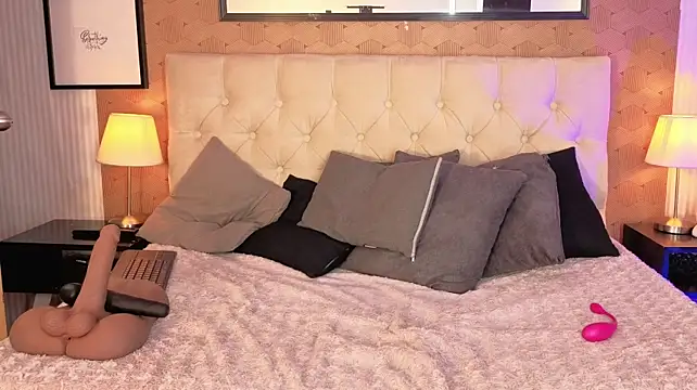 Isabella_cherry69 - Doggy style + spanks+ domi control 2min