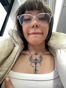 Babydolll - PINCH MY NIPPLES IN TOP IN FULLY TRAM