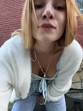 SugarDanger - ride a dildo+2 min controlk toy