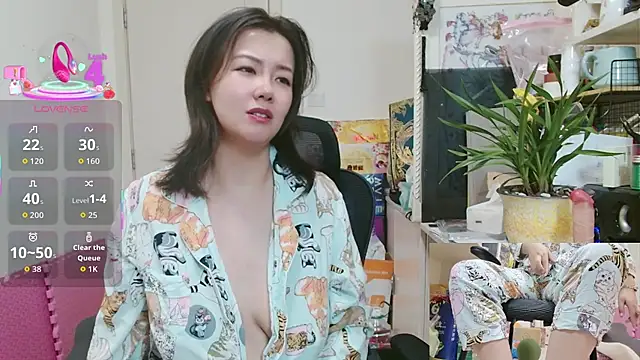 Sallycui - 裸体风一圈