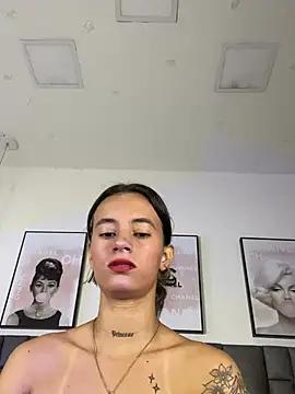 JuliaColemann - You look so pretty 🥰