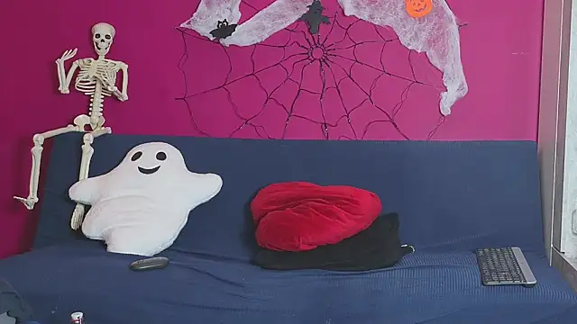 Young_Strawberry - What about some nice ass tease & squirt