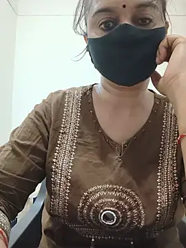 SpasyQueen69 - Olling my boobs