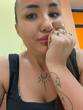 Beautydiamond - Pinch nipples hard in full McDonald