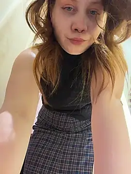 SlavicCandy - flash boobs in fititng room