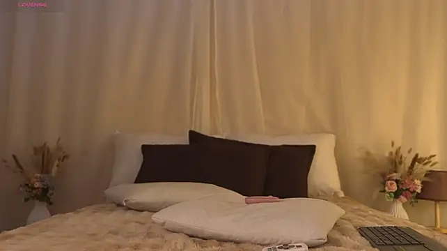 Mula_talove - caressing my naked pussy, up close