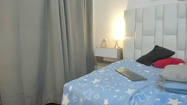Mask_red_girl - 4 FINGERS IN MY ASS <3