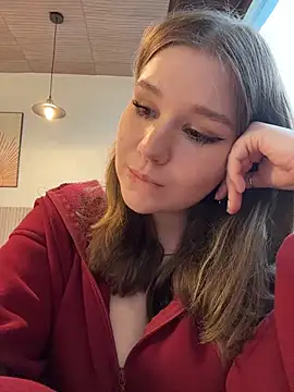 PumaShyXD - SQUIRT RIGHT IN THE CAFE UNDER TABLE