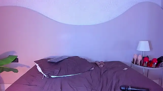 Ainaah_ - 🍒 Tease me between my boobs