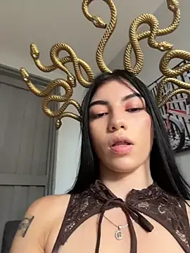 Maddison_Foxxx - Madi plays with your breasts 🍒
