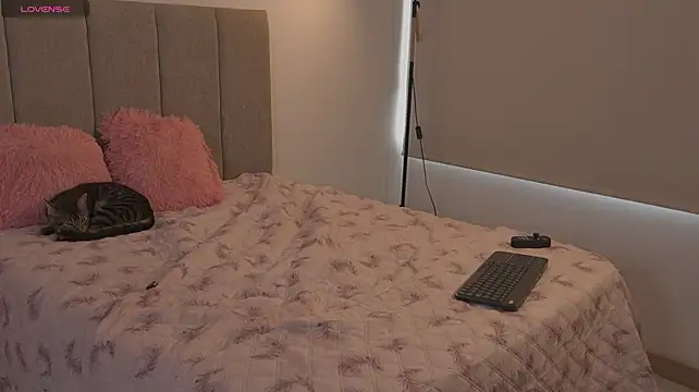 Emma_brooks1 - slowly blowjob (close up)