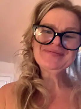 Love_Lee_xo - Fuck with dildo til cum