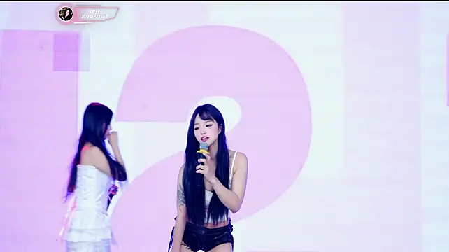 Ava-007 - 解锁妹妹下一个比基尼舞蹈 帮助妹妹赐座