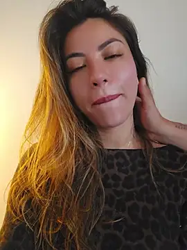 Karen_San_Miguel - Flash tits in public + hot video 😈