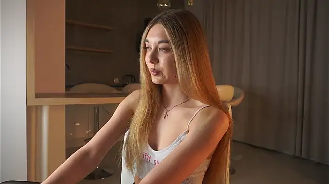 HarrietElrick - Take off my shorts and just wear tights