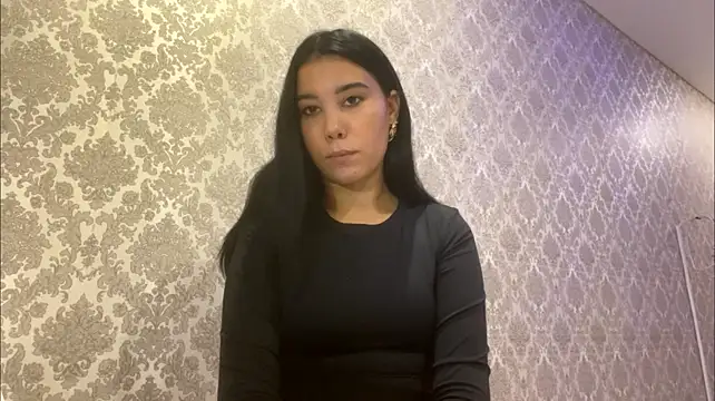 Nolli_Heily - tease with boobs