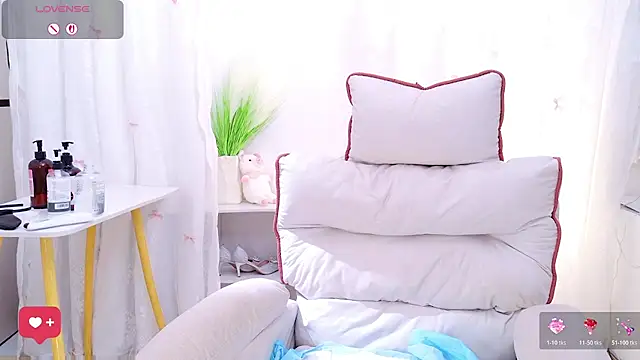 QiQi-Big - 小狗趴抬屁股看穴穴