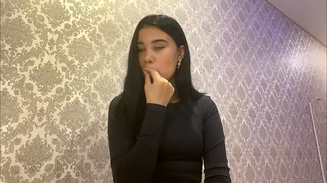 Nolli_Heily - tease with boobs
