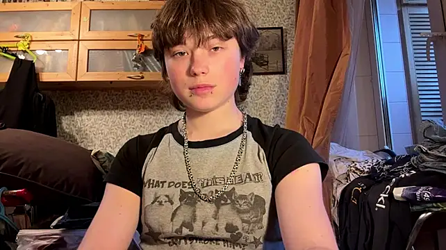 Nellyts - show boobs