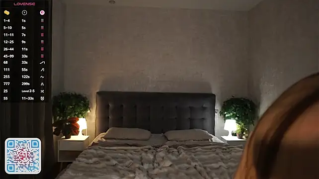 PearleKalmen - pinch my nips close to cam 💖