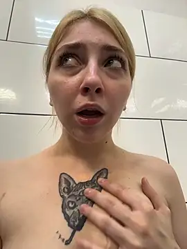 Sunny___Bunny - Take off shorts and slap ass near unrial