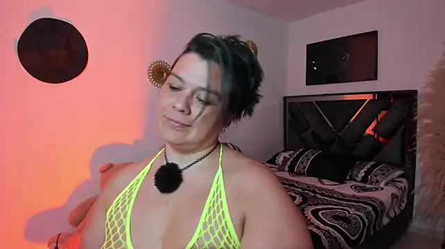 Martina_Foxy01 - send kiss
