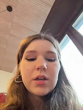 PumaShyXD - PLAY WITH NIPPLES RIGHT IN THE CAFE