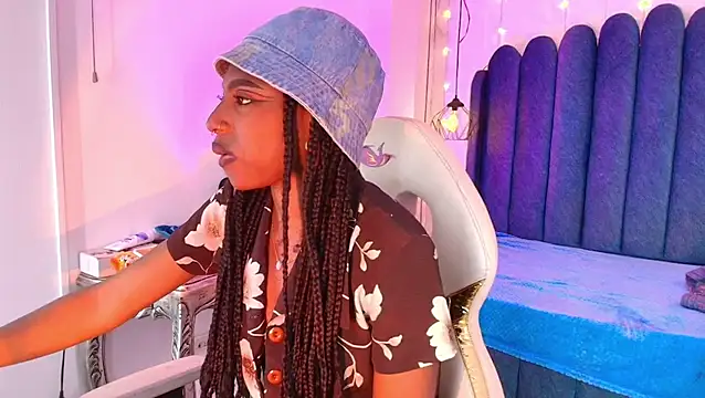 Queen_perla_ - spank ass
