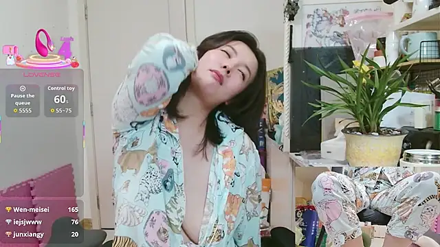Sallycui - 裸体风一圈