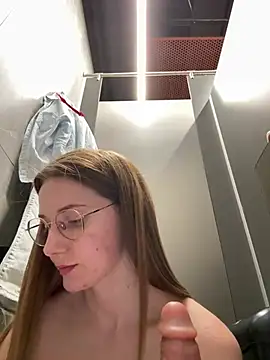 FReyja_44 - Dildo in pussy