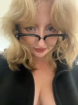 RonnieKiss - two dildos in the pussy