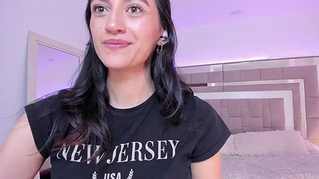 Gabee_7 - Bounce and massage my Boobs 🤤