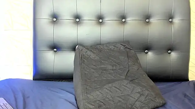 Scarlett_1007 - finger in the ass and anal plug