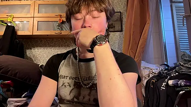 Nellyts - show boobs