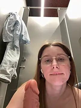 FReyja_44 - Dildo in pussy