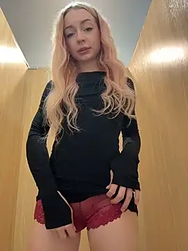 Melissa_grr - Show my BOOBS right here! XOXO
