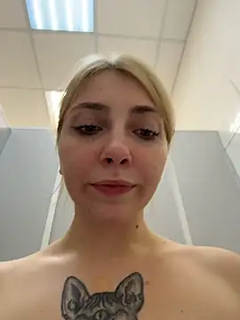 Sunny___Bunny - Take off shorts and slap ass near unrial