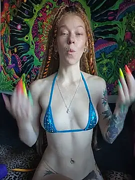 LucidLucy - Panties off & shake some booty