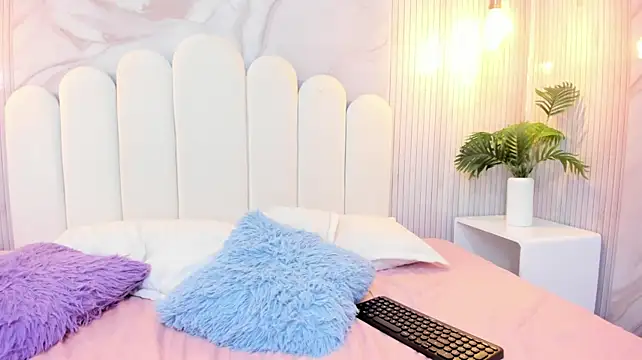 Arietta_skinny - Doggy style + lush rub in ass 🍒💦