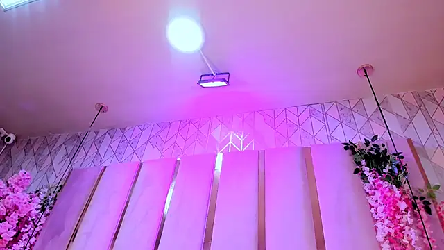 AlinaSweett - Plug hush in ass+controlx3😈