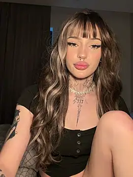 Madelinexx - 😳Tip 200 Tokens for 3 photo Albums😳🎉