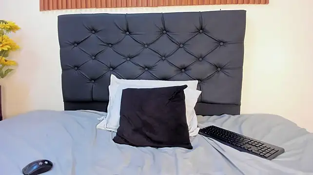 Bella-Bloom - WILD FINGERING PUSSY! 💦🔥