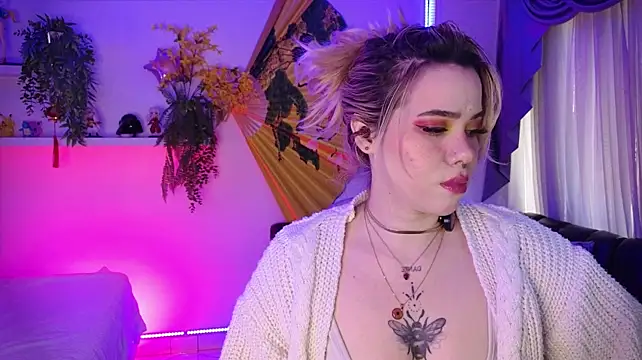 AlbaismynameX - NAKED